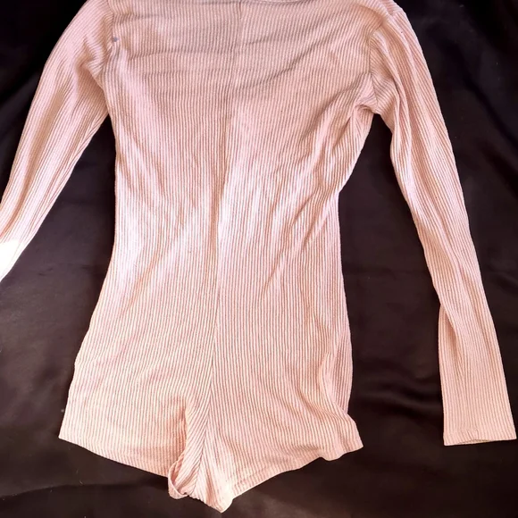 Onsie - Picture 2 of 4